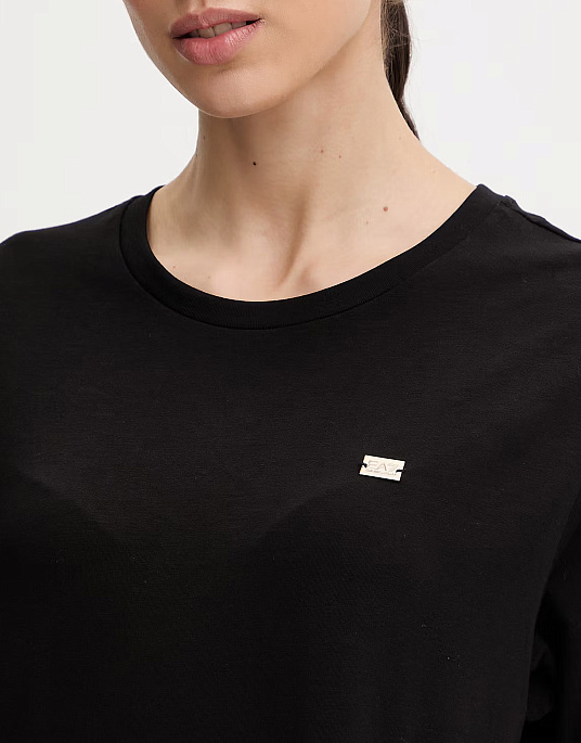Жіноча футболка EA7 Emporio Armani у чорному кольорі
