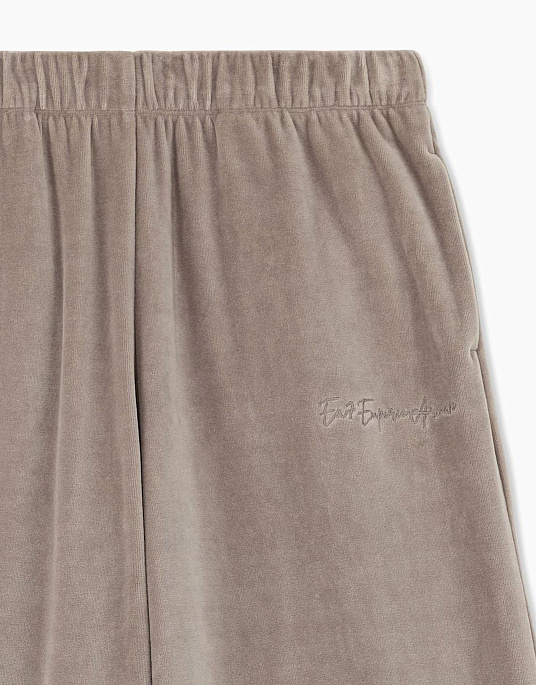 Женский спортивный костюм EA7 Emporio Armani в серо-бежевом цвете