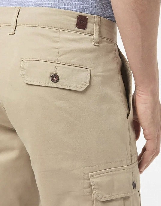 Шорти Pierre Cardin з косими кишенями в бежевому кольорі