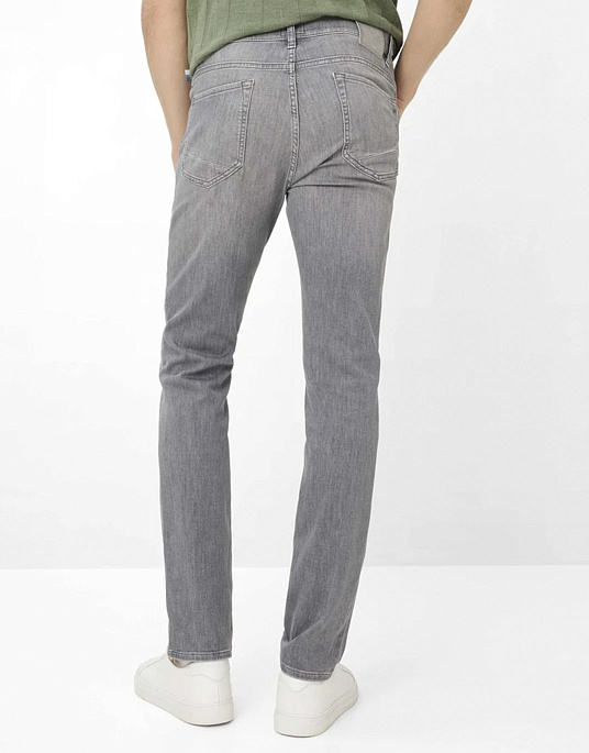 Мужские джинсы Brax модель CHUCK, серого цвета