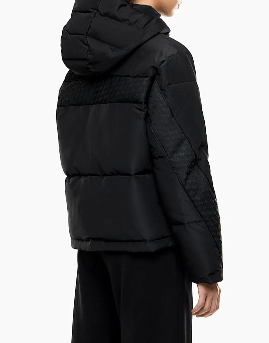 Жіноча куртка-бомбер EA7 Emporio Armani у чорному кольорі