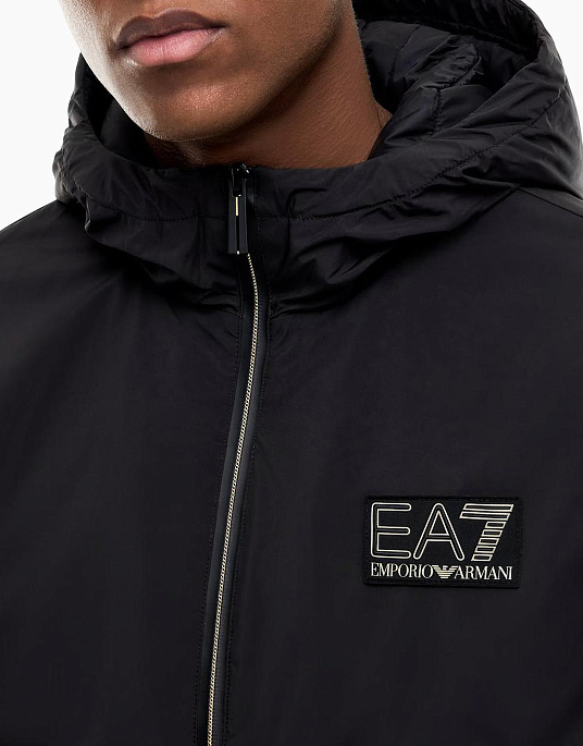 Чоловіча куртка EA7 Emporio Armani у чорному кольорі