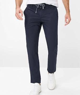 Чоловічі брюки-чіноси Brax Chino Modern Fit темно-синього кольору