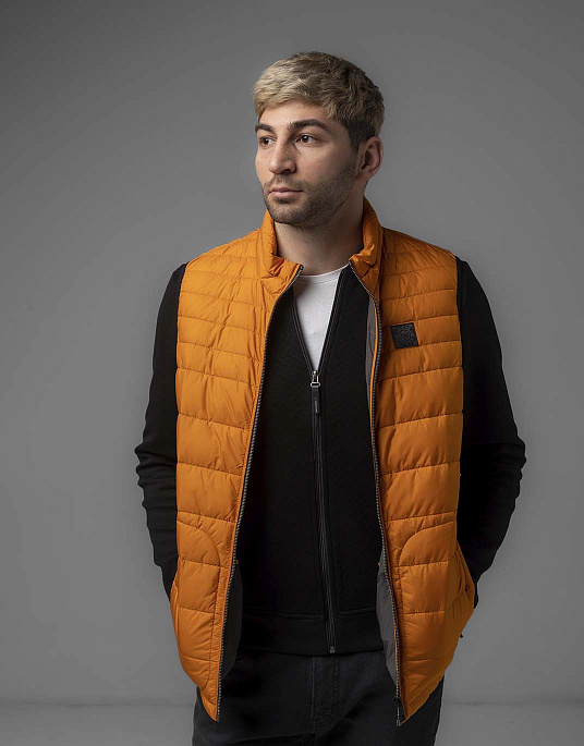 Жилет Bugatti у помаранчевому кольорі