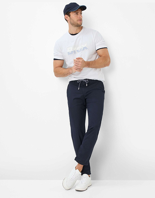 Чоловічі брюки-чіноси Brax Chino Modern Fit темно-синього кольору