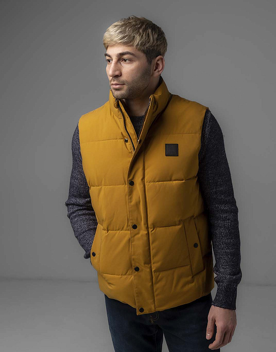 Жилет Pierre Cardin в желтом цвете