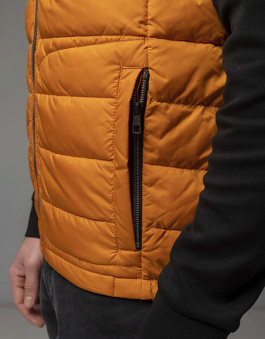 Жилет Bugatti у помаранчевому кольорі