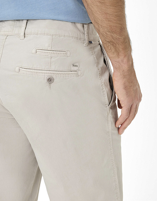 Чоловічі шорти Brax модель Bermuda у бежевому кольорі