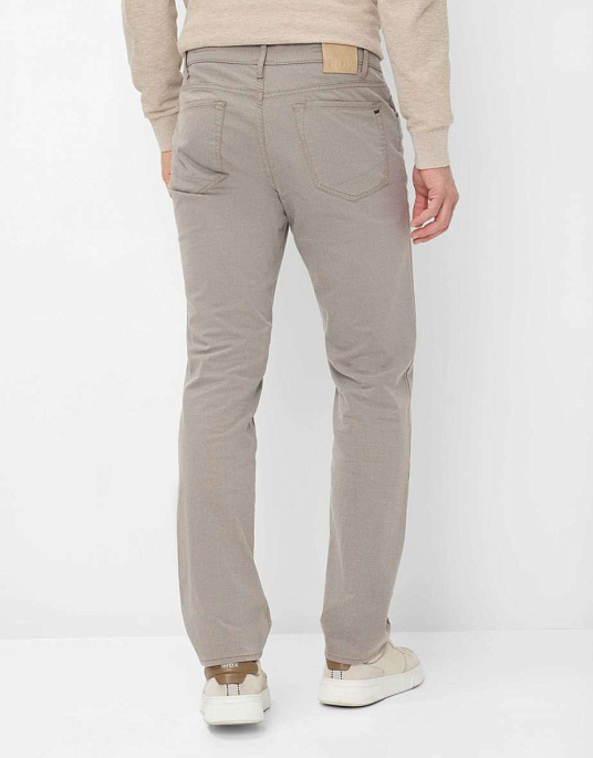 Мужские брюки – флеты Brax, модель Chuck Modern Fit, бежевого цвета