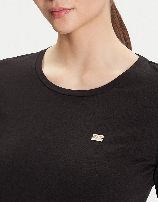 Лонгслив EA7 Emporio Armani в черном цвете