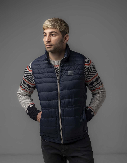 Жилет Bugatti в темно-синем цвете