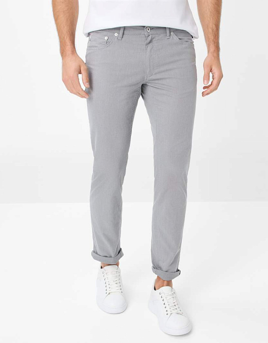 Мужские брюки – флеты Brax, модель Chuck Modern Fit, серого цвета