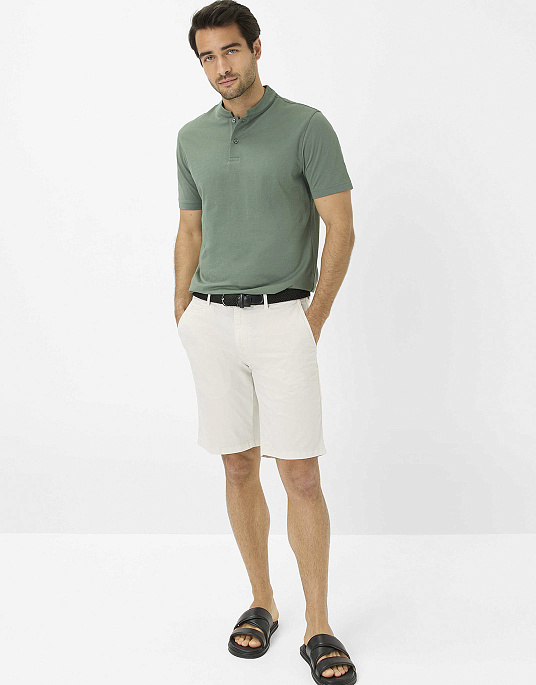 Мужские шорты Brax модель Bermuda молочного цвета