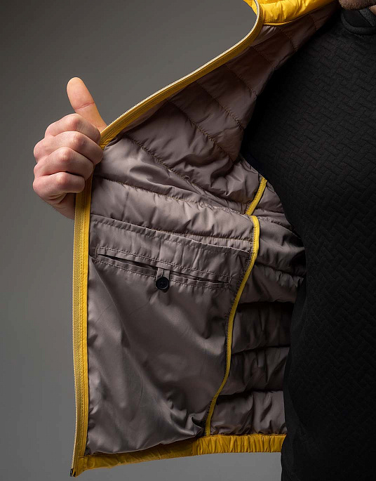 Жилет Bugatti в желтом цвете