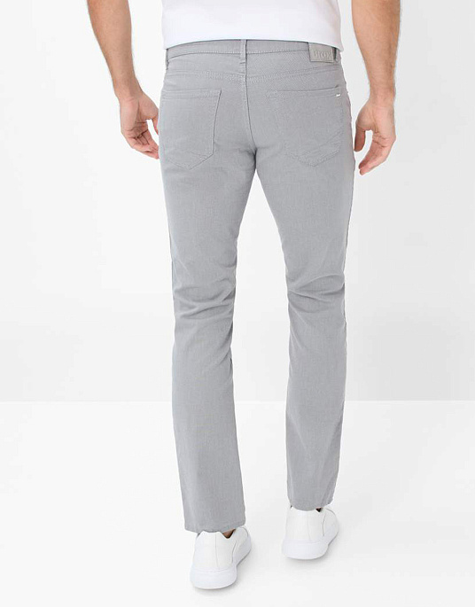 Мужские брюки – флеты Brax, модель Chuck Modern Fit, серого цвета
